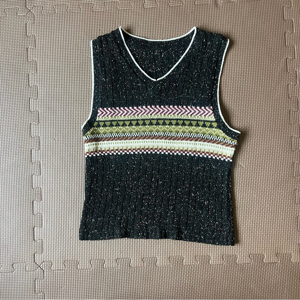 Knit Sweater Vest speckled black with colorful pattern stripes